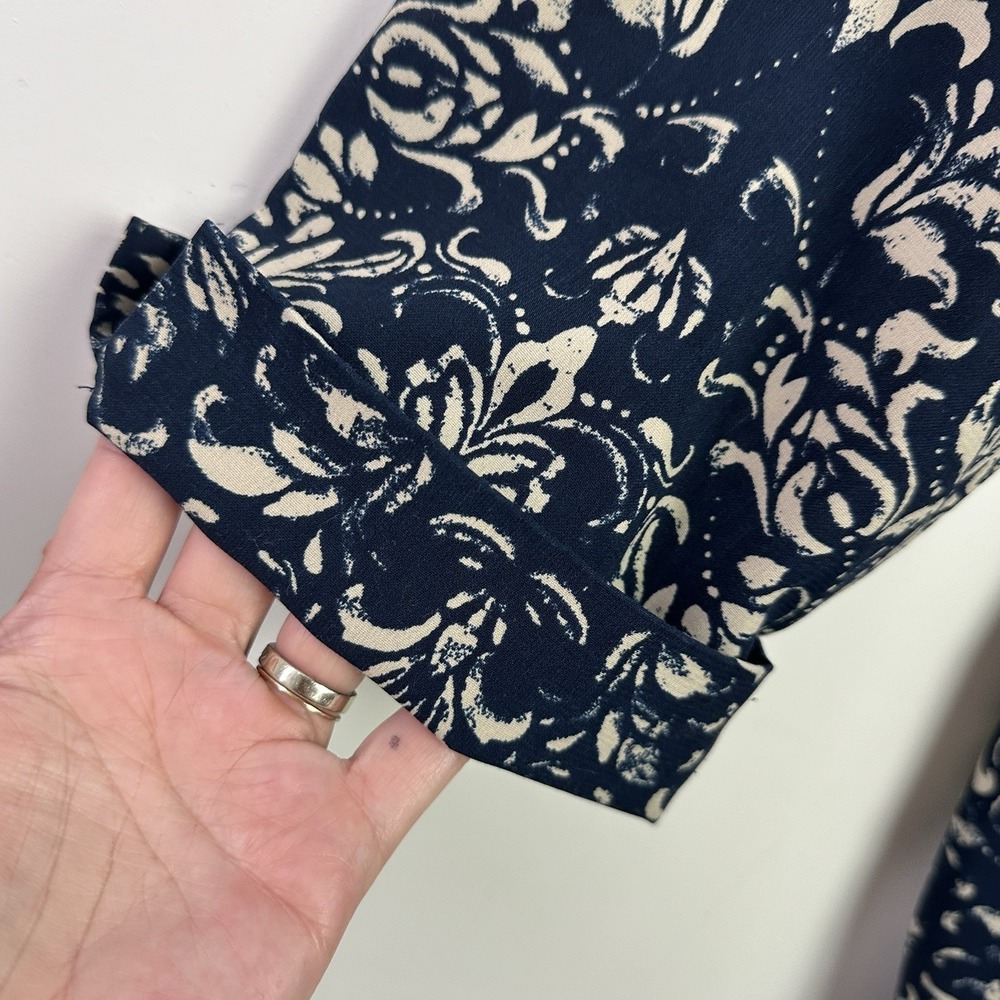 Catherines Blouse Womens 2X Plus Navy Blue Floral Print Button Front Tunic Top - Picture 5 of 9